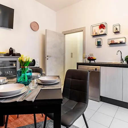 The Walls House A Pochi Passi Dal Centro Wi-fi Ac *